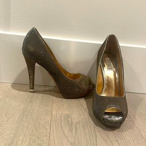 Bradgley Mischka gold/silver heel goes with anything